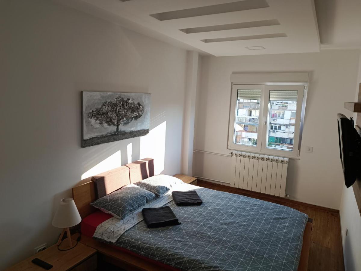 Serbian Home, Gandijeva 162